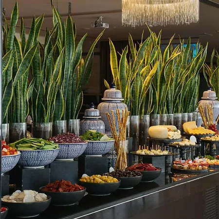 Wyndham Hotel