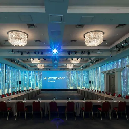 Wyndham Hotel 5*