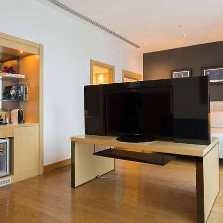 Wyndham Hotel 5*