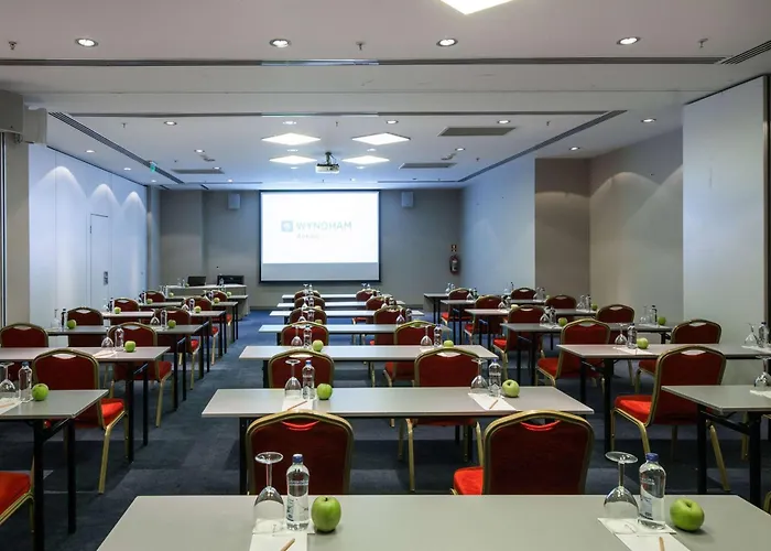 Отель Wyndham 5*