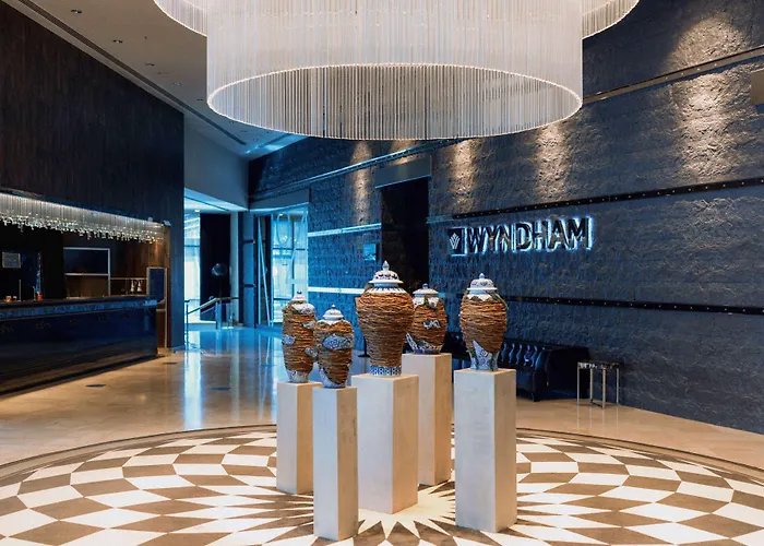 Wyndham Hotel