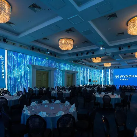 호텔 Wyndham 5*