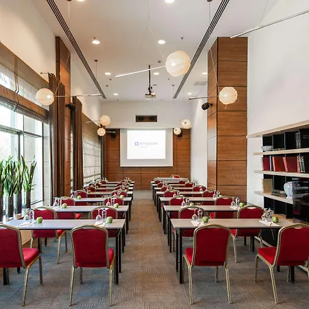 Wyndham Hotell 5*